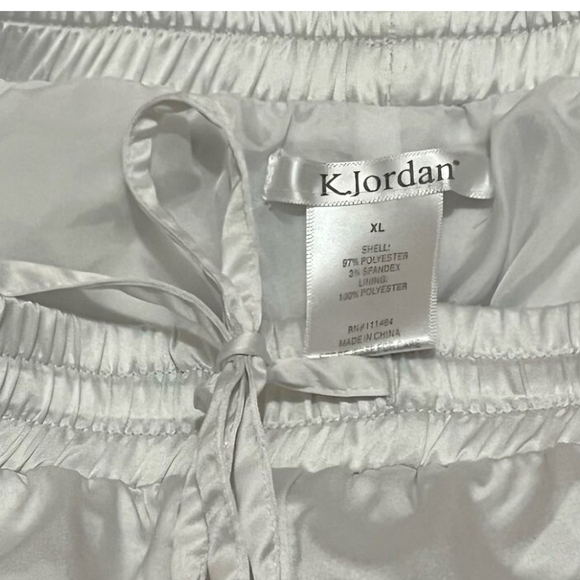 K Jordan Women's Striped Joggers, White/Blue, Size XL - Picture 7 of 9